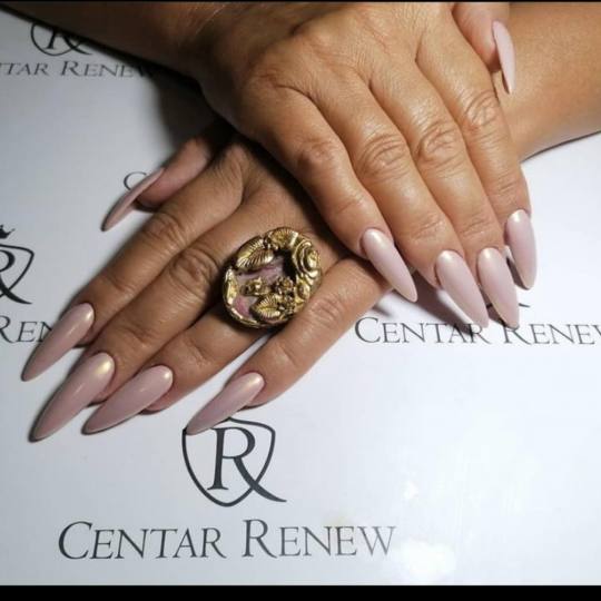 Centar Renew #beograd Izlivanje noktiju