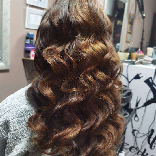 Sanja Afro Frizerka #nis Svečane i frizure za svadbu Dnevna fr Potrebno je oprati kosu vece ranije 