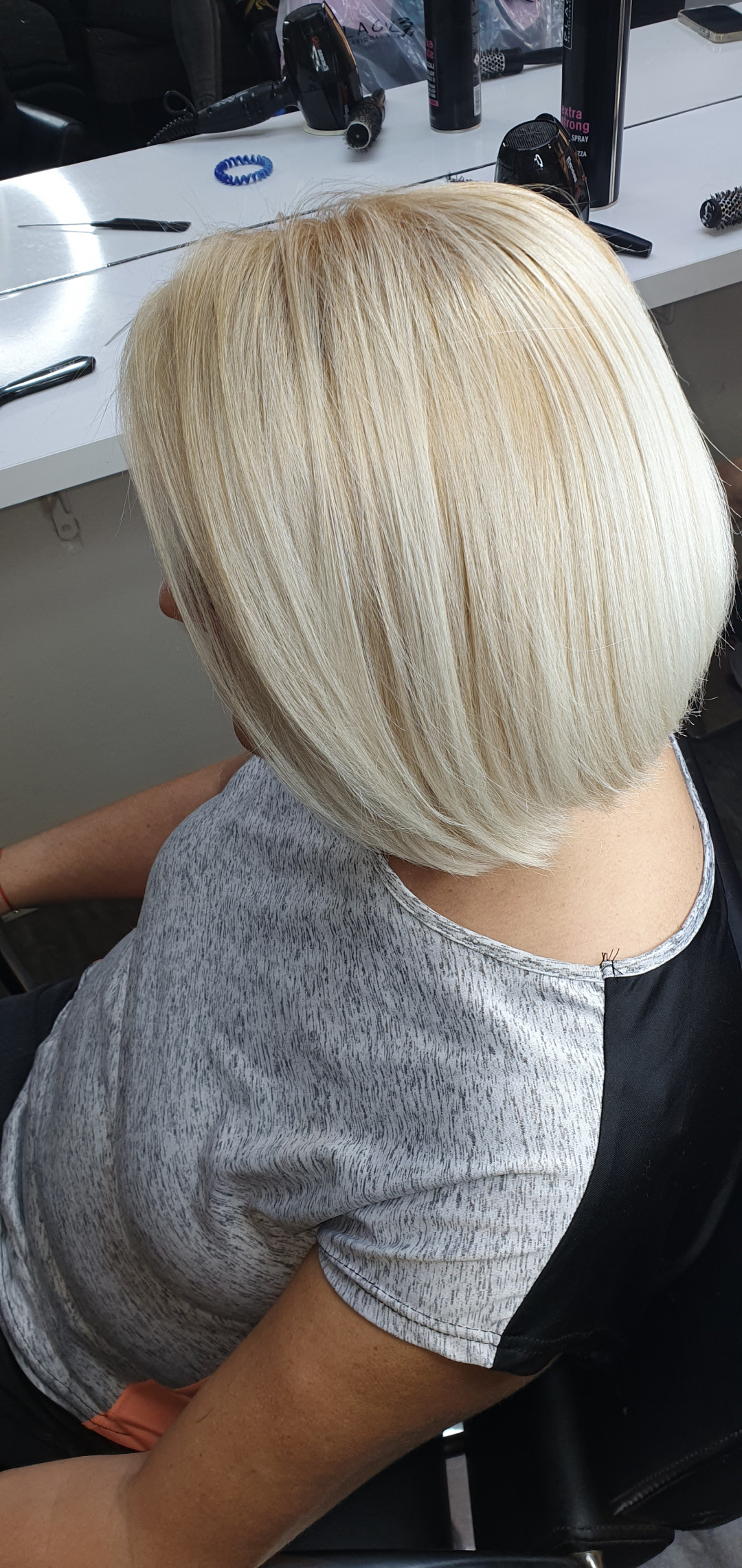 Pro Cut Žarkovo #beograd Žensko šišanje Žensko šišanje + feniranje na ravno / lokne - kosa srednje dužine