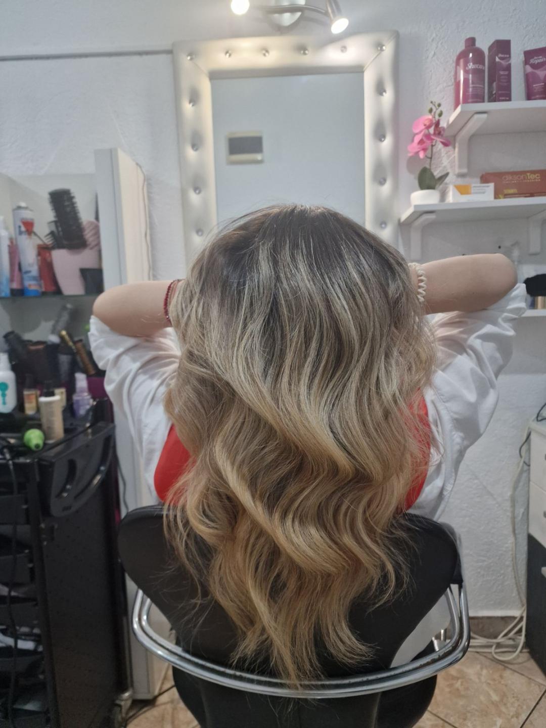 Studio Ceca #novisad Feniranje i stilizovanje Feniranje na talase - ekstra duga kosa