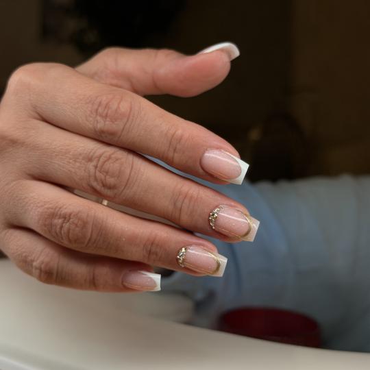 Becca’s Beauty Lounge #beograd Izlivanje noktiju Izlivanje noktiju gelom - M dužina Nails by Dija