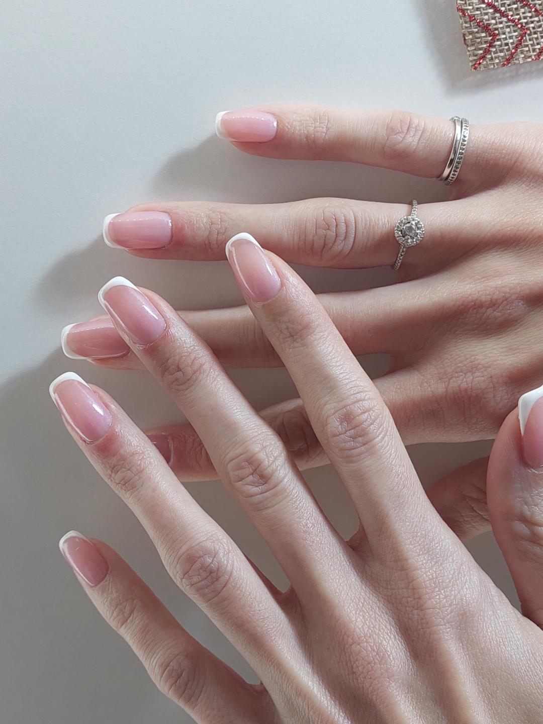 Fearless Beauty Studio #beograd Korekcija noktiju Korekcija gela (PLEXIGEL) - srednji nokti