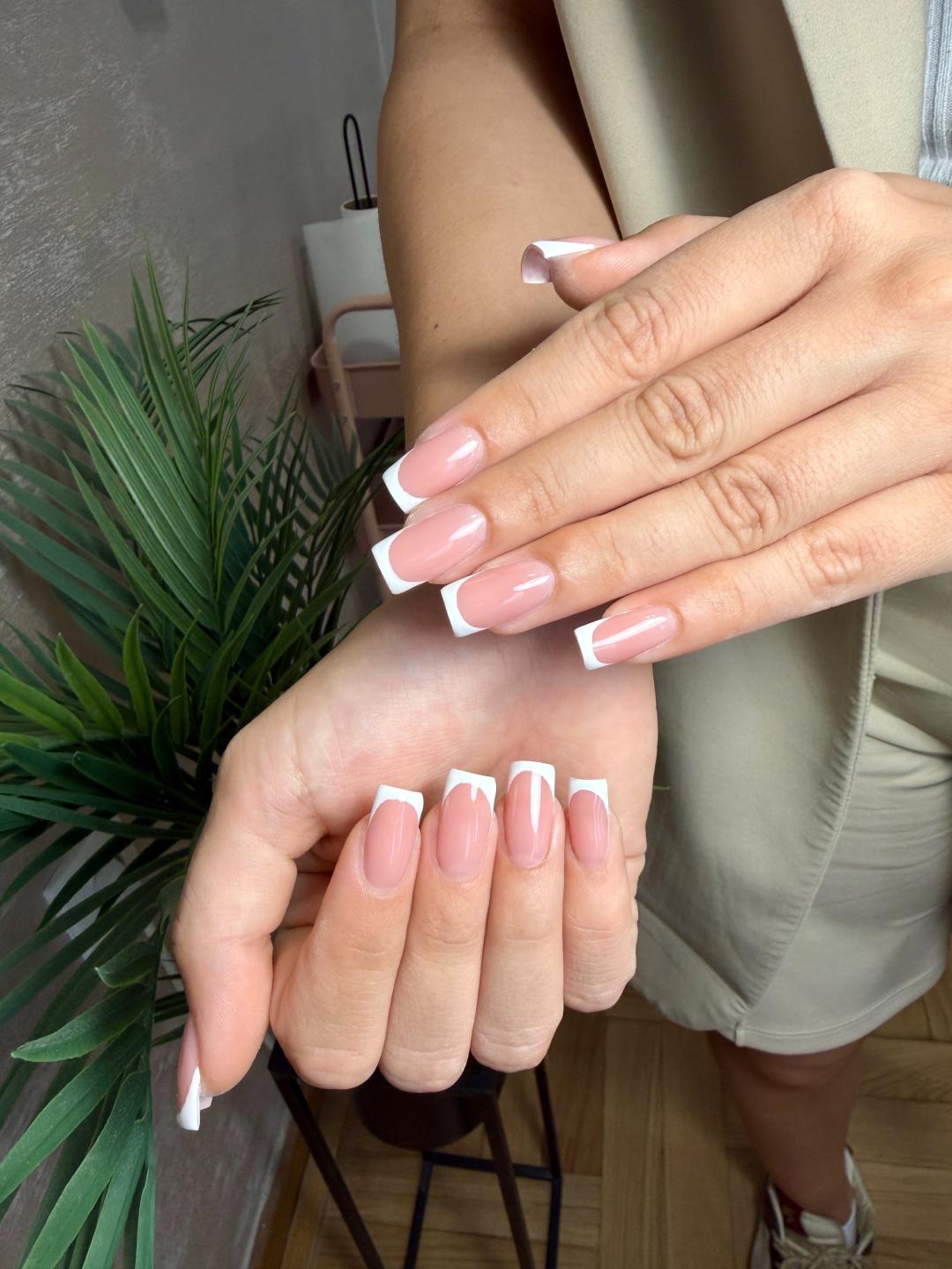 Izlivanje noktiju gelom - M dužina - Beauty room Zvezdara, Beograd Izlivanje noktiju Nokti Izlivanje noktiju, Beograd, Zvezdara