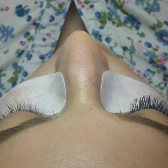 Right Beauty #beograd Nadogradnja trepavica Nadogradnja svilenih trepavica – metoda 1 na 1