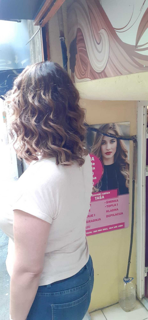 Queens - My Way Vračar #beograd Farbanje kose Balayage - kosa srednje dužine