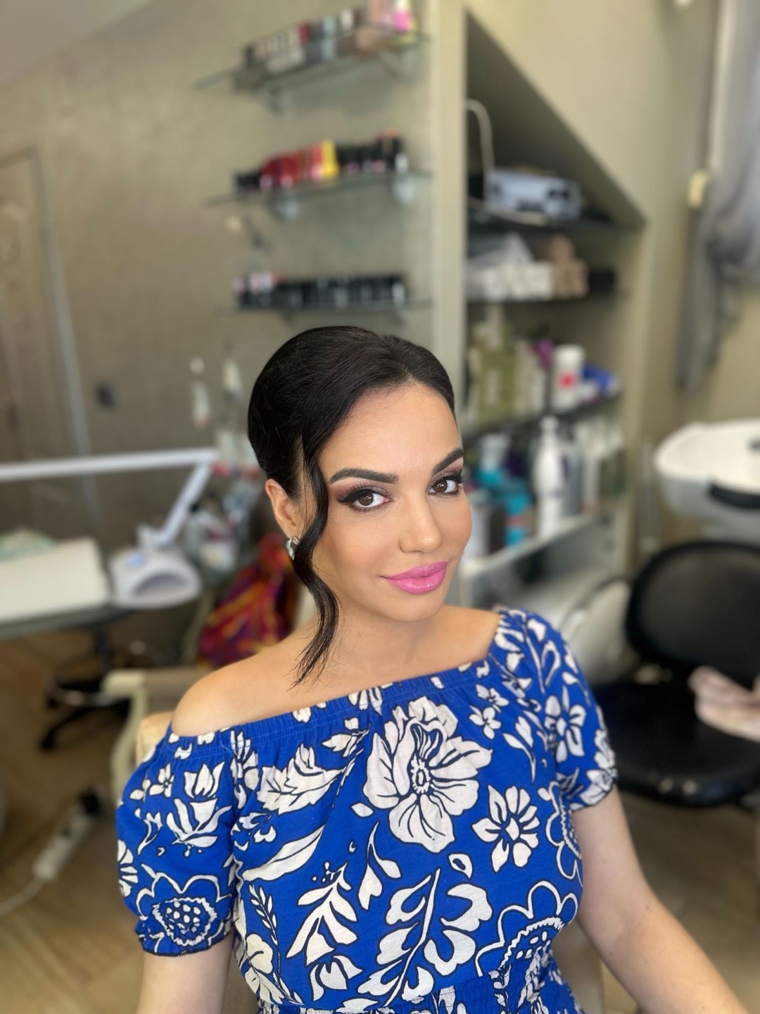 Bibi beauty centar #beograd Make-up / šminkanje Profesionalno šminkanje + veštačke trepavice + svečana frizura