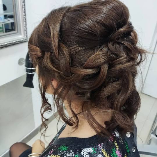 Studio Lady N #beograd Svečane i frizure za svadbu Svečana frizura - kosa srednje dužine 💞