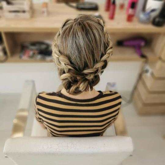 Kardashians Beauty Style #novisad Žensko šišanje Svečana frizura kratka i srednja dužina Pleten