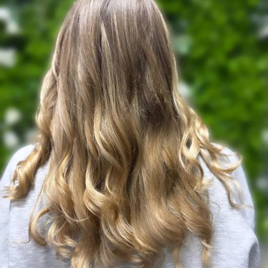 Emaleon #stara-pazova Ombre, sombre, balayage Balayage - duga kosa+šišanje i feniranje