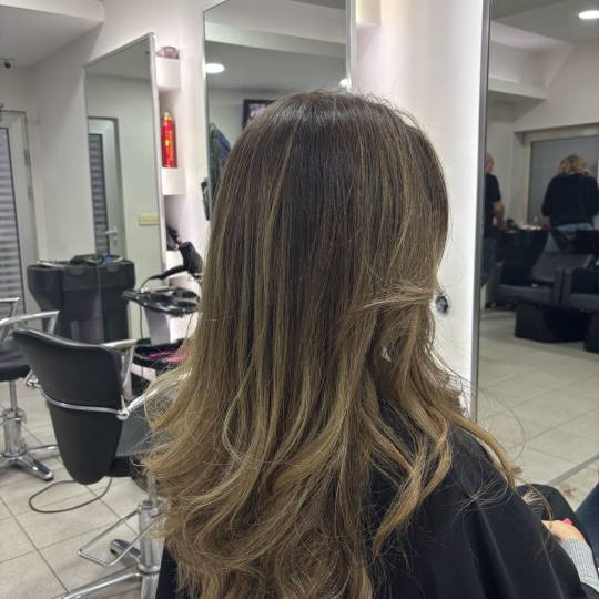 Nikola @ Aleksa #beograd Feniranje i stilizovanje Feniranje na ravno - duga kosa