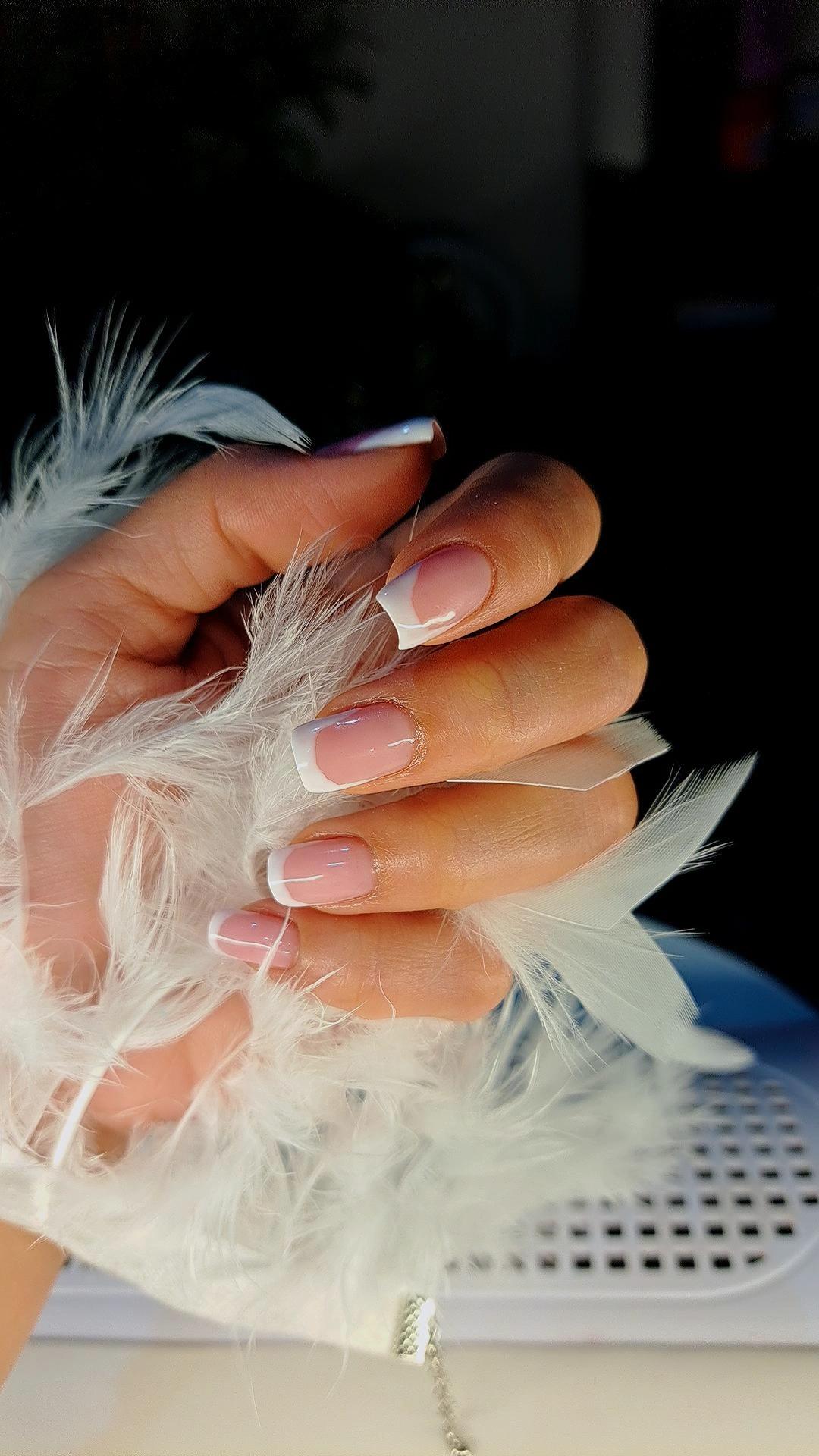 Sif BeautyQue #beograd Francuski manikir i pedikir French manicure