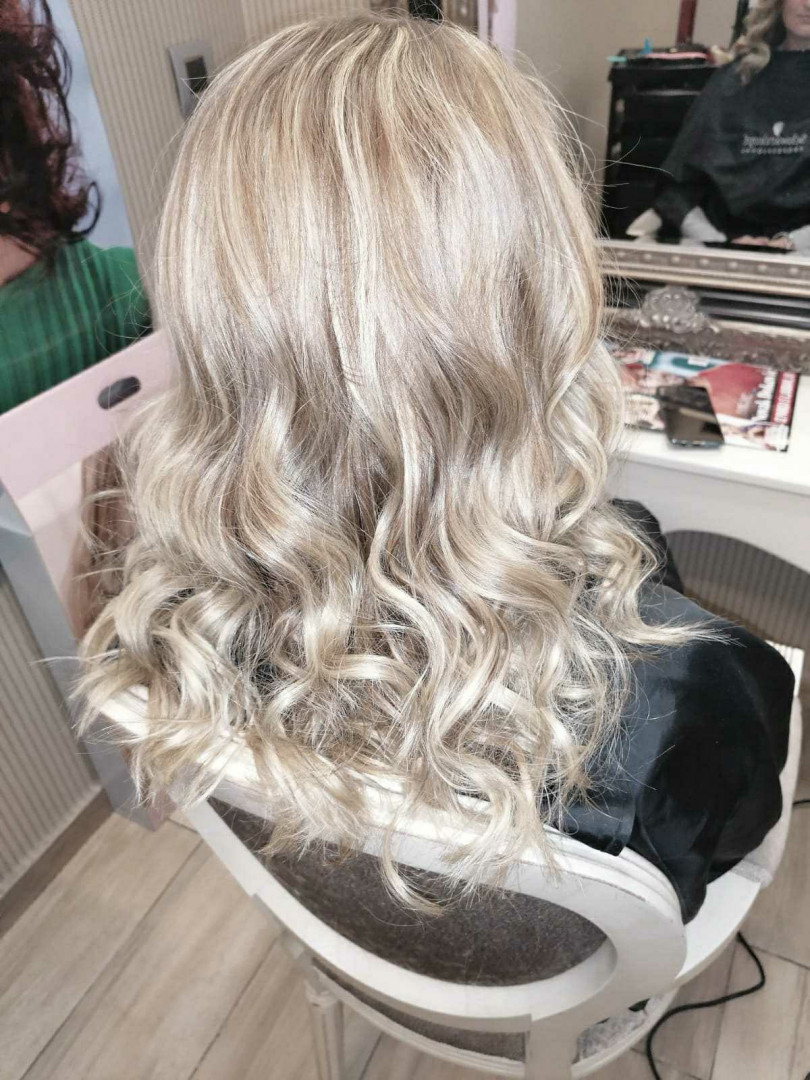 Bibi beauty centar #beograd Farbanje kose Farbanje cele dužine - kosa srednje dužine