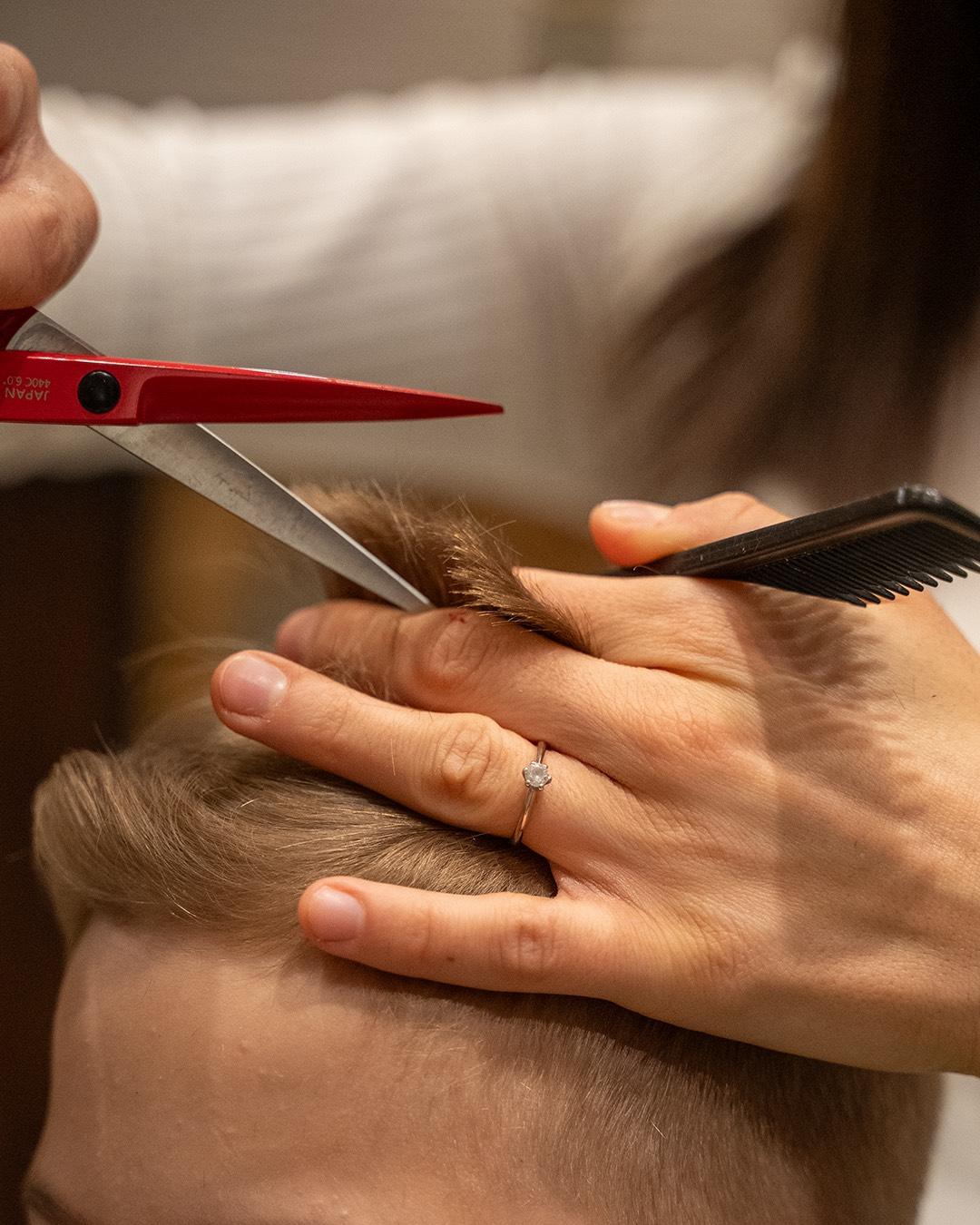 Dečije šišanje - do 8 godina - Blok Barber Shop, Beograd Dečije šišanje Frizerski saloni Dečije šišanje, Beograd, Novi Beograd blokovi, Belville, Savski kej