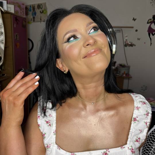 Golden beauty by Mimi #nis Make-up / šminkanje Profesionalno šminkanje + veštačke trepavice