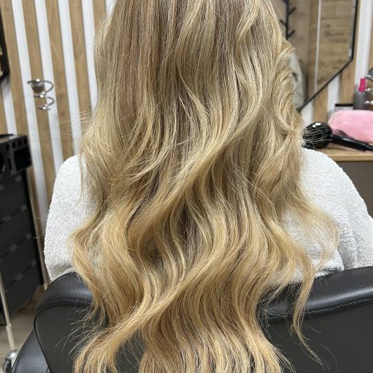 Jelena Marinković #beograd Feniranje i stilizovanje Feniranje na ravno / lokne - ekstra duga kosa F