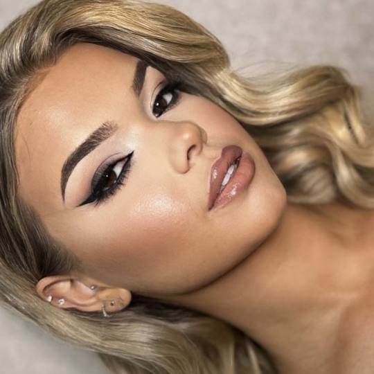 Malea - Dorćol #beograd Make-up / šminkanje Profesionalno šminkanje + veštačke trepavice - Anja