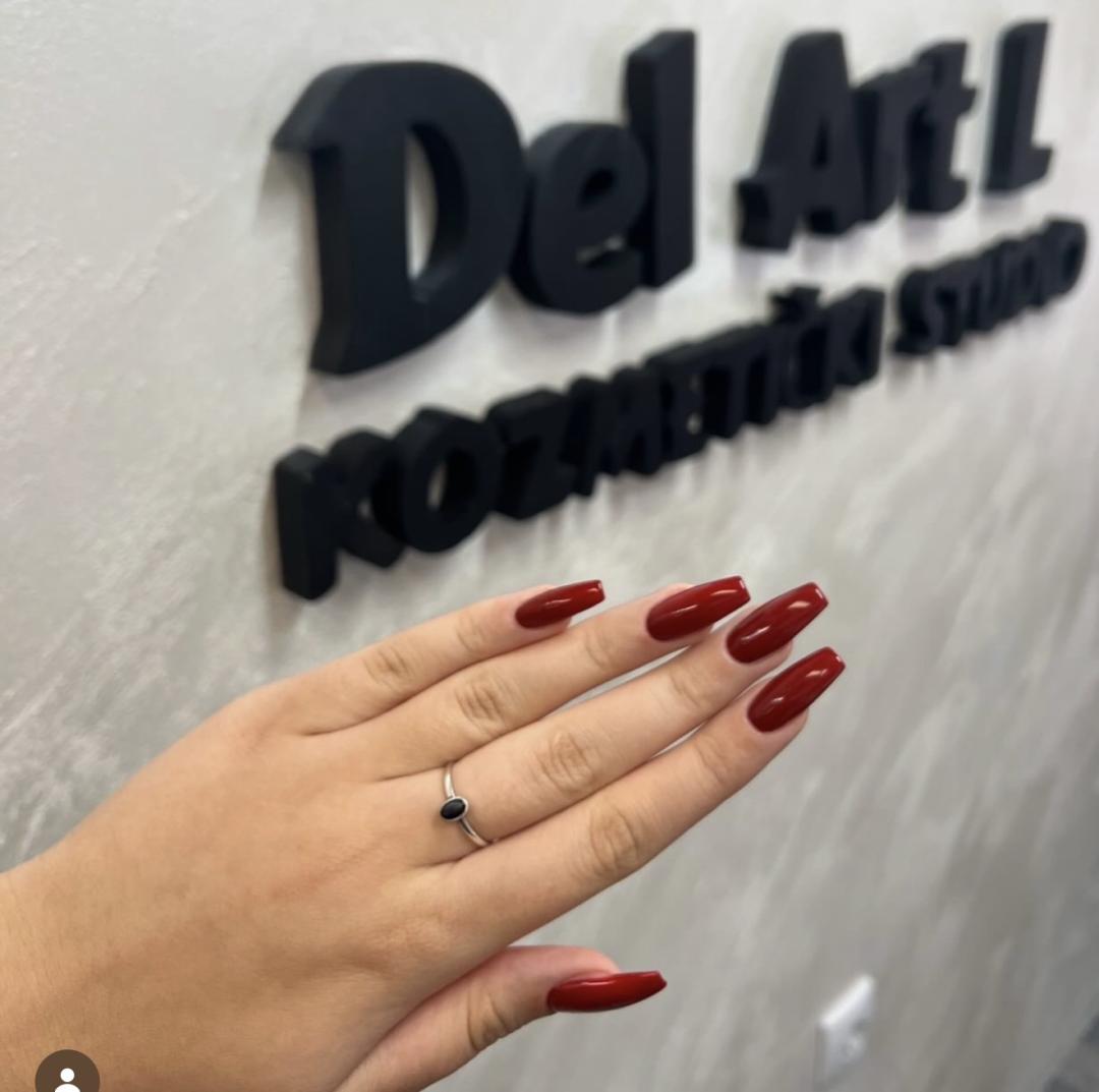 Korekcija noktiju tuđeg rada + boja - L dužina - Del Art L, Beograd Korekcija noktiju Nokti Korekcija noktiju, Beograd, Slavija, Autokomanda, Neimar