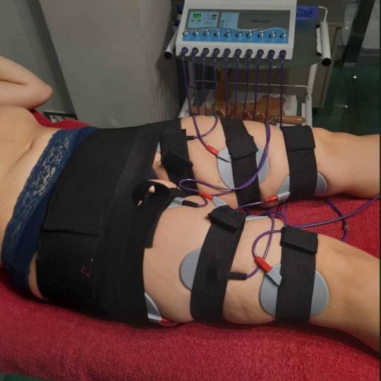 Grossi cosmetic #beograd Tretmani tela Uz elektrostimulaciju mišića se opustite i trenirajte Elekt