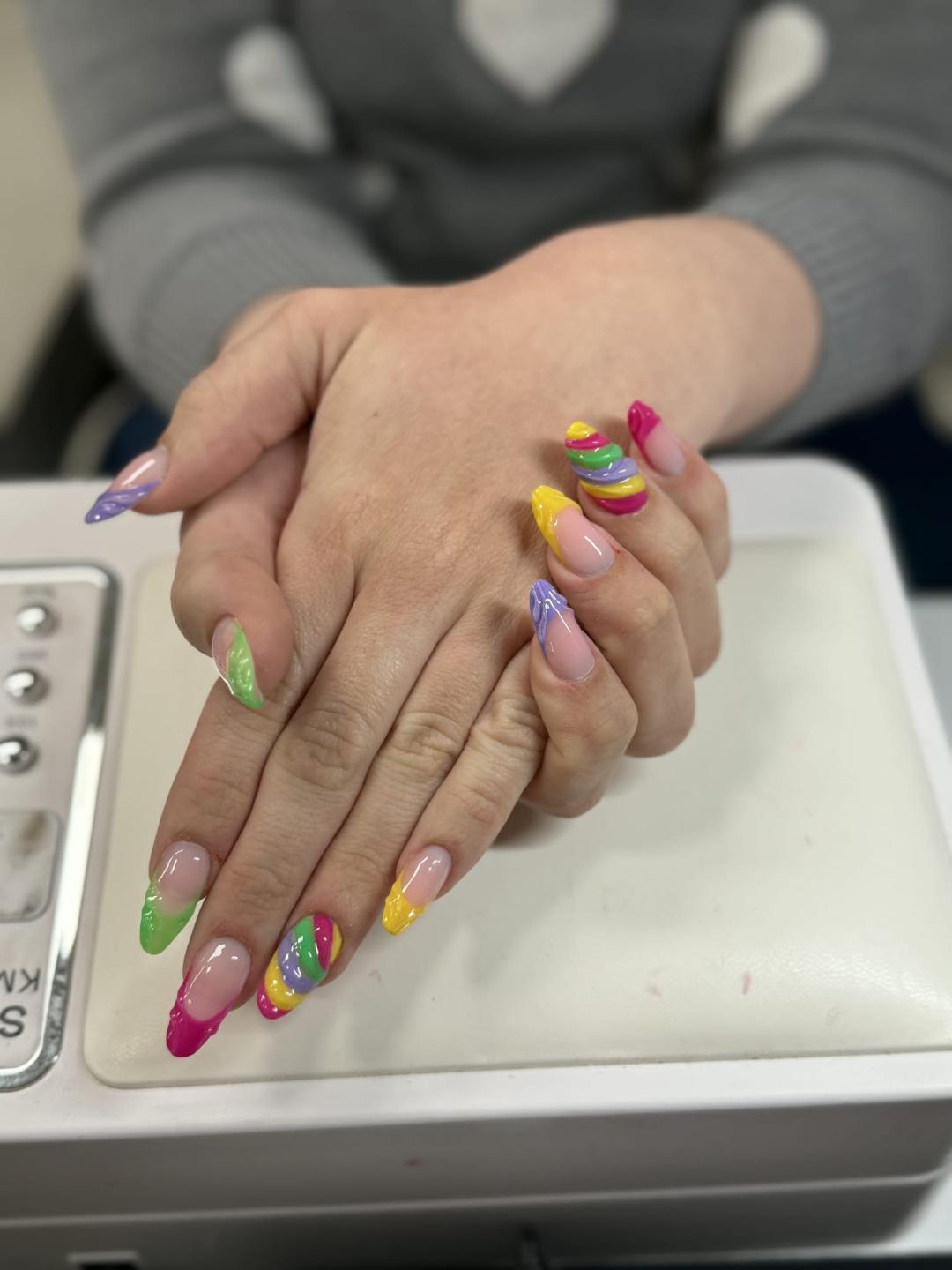 Saigon Beauty #novisad Izlivanje noktiju Izlivanje noktiju gelom - M dužina