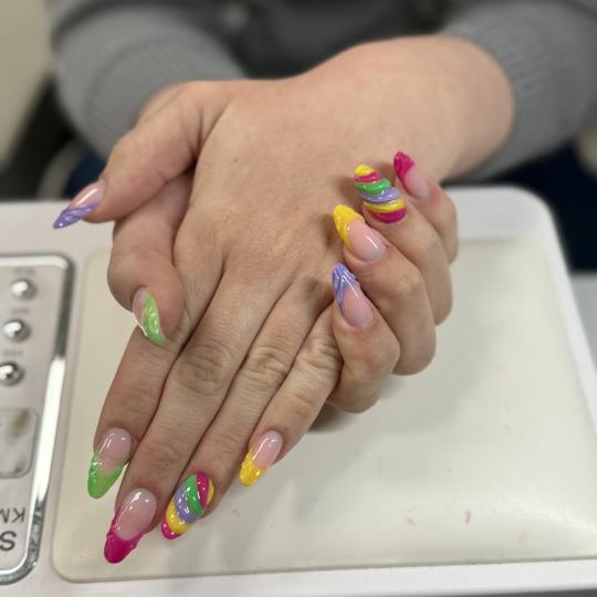 Saigon Beauty #novisad Izlivanje noktiju Izlivanje noktiju gelom - M dužina