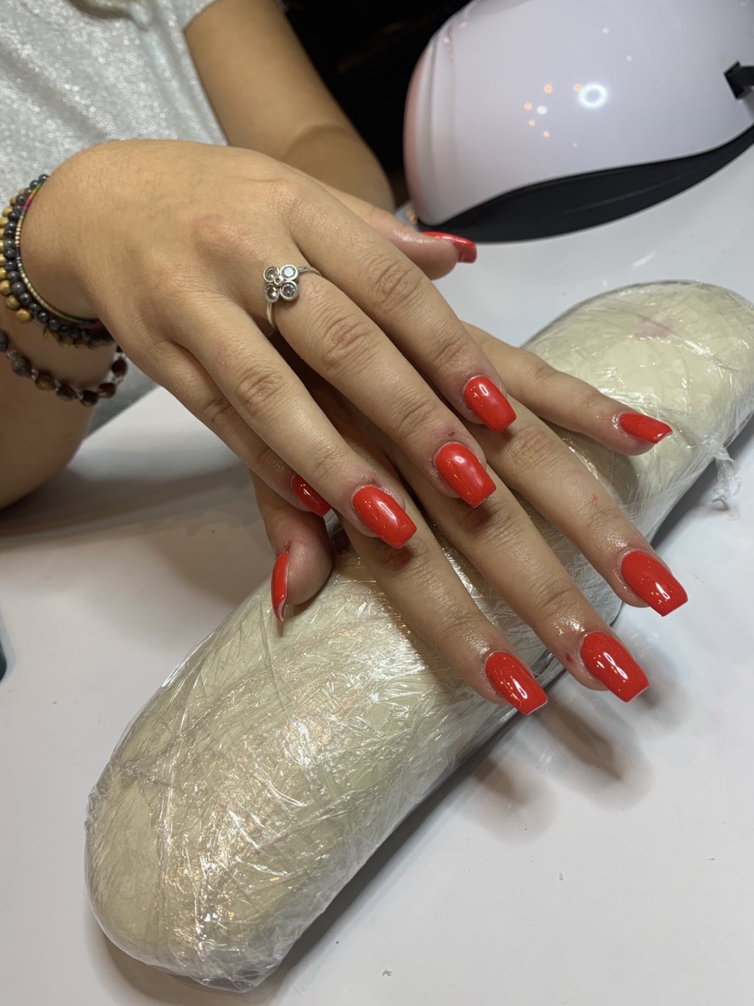 Beauty Queen Deluxe #beograd Izlivanje noktiju Izlivanje noktiju gelom + gel u boji