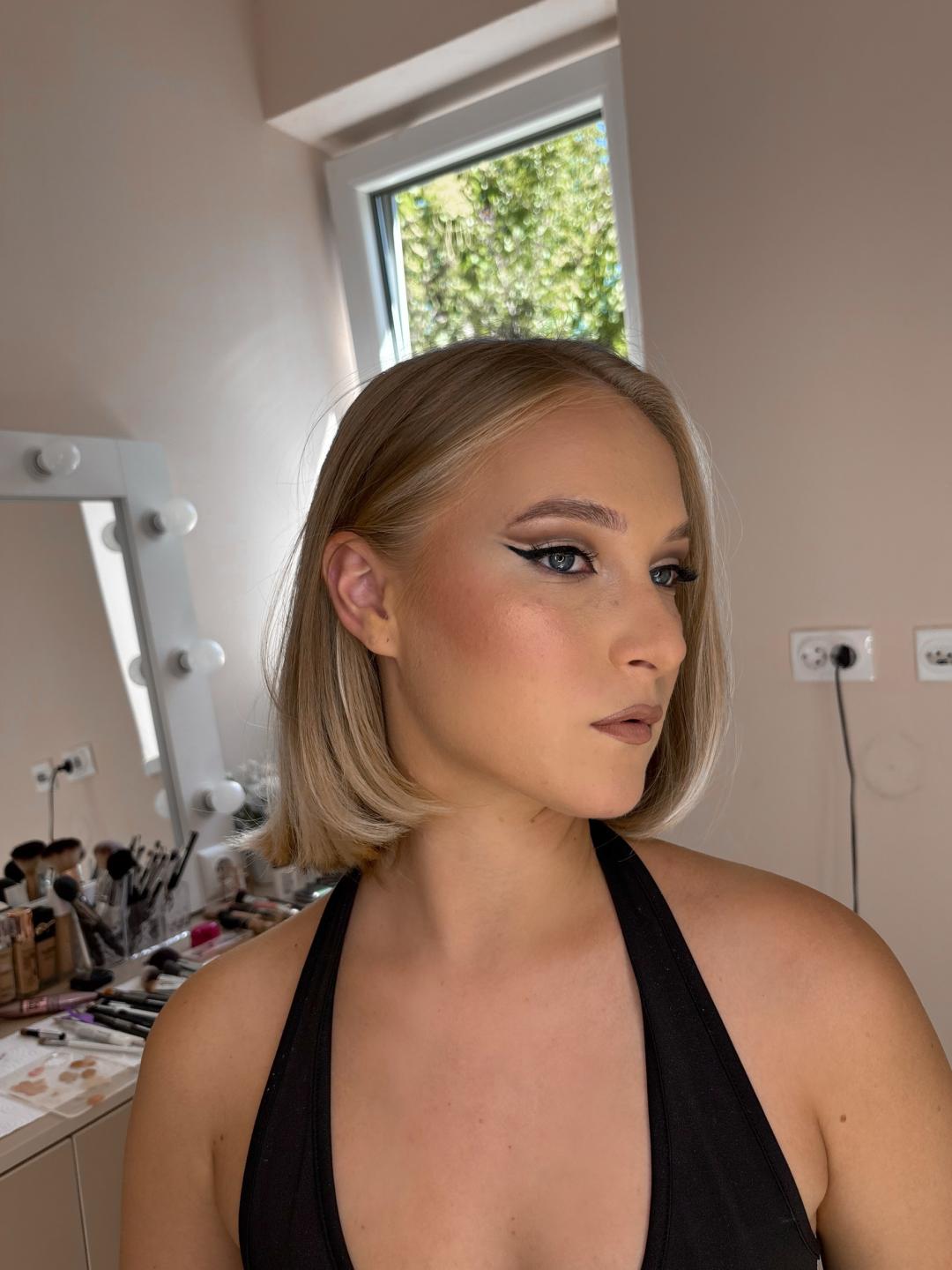 Profesionalno šminkanje - za svečane prilike - Aura Beauty, Beograd Make-up / šminkanje Lice Make-up / šminkanje, Beograd, Vračar, Čubura, Crveni krst