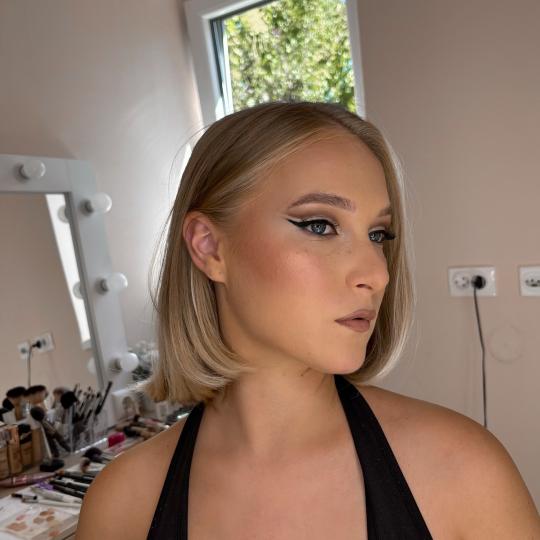 Aura Beauty #beograd Make-up / šminkanje Profesionalno šminkanje - za svečane prilike Profesional
