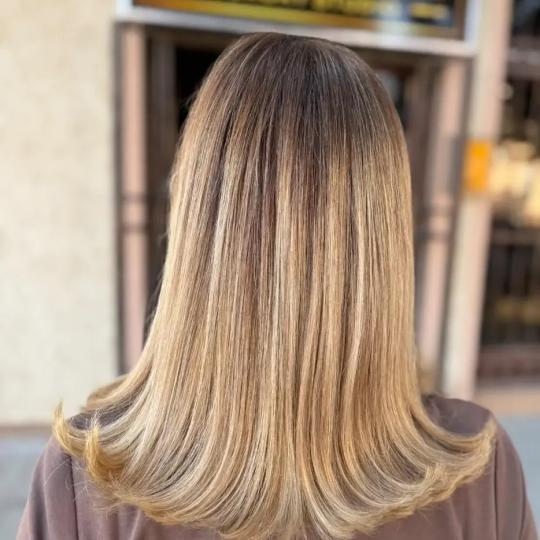 Glamour Luxury Studio 88 #pancevo Ombre, sombre, balayage Balayage - kosa srednje dužine Besprekora