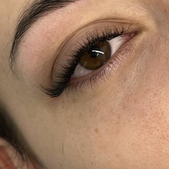 Beauty Studio Asja 2 #novisad Nadogradnja trepavica Nadogradnja trepavica - ruski volumen