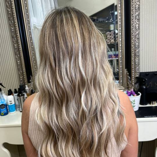 Bibi beauty centar #beograd Pramenovi Pramenovi na foliju u 1 / 2 boje / blanšem + olaplex+ preliv 