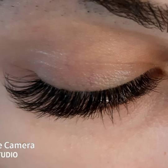 Albina Unisex Studio Lepote #temerin Nadogradnja trepavica Nadogradnja volumenskih trepavica 4D + ob