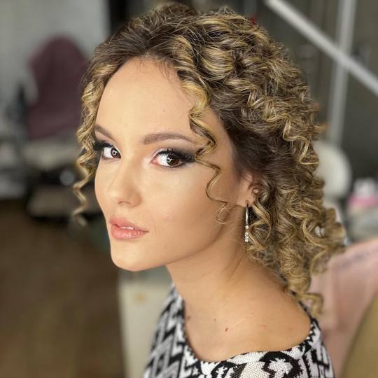 Bibi beauty centar #beograd Make-up / šminkanje Profesionalno šminkanje + veštačke trepavice + s