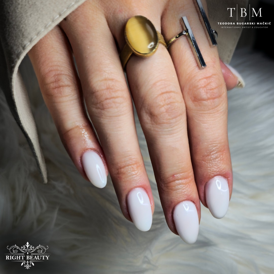 Ojačavanje noktiju gelom dužina 1 - kod Teodore - Right Beauty, Beograd Gel lak Nokti Gel lak, Beograd, Centar, Stari grad, Dorćol