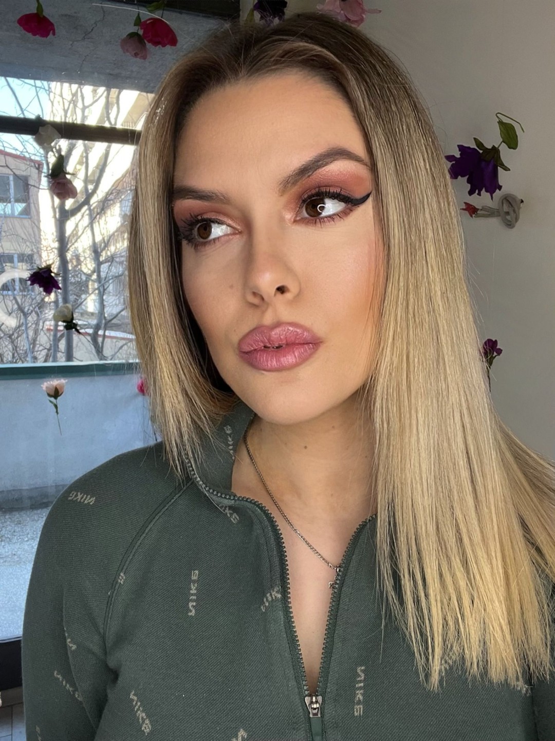 Adiantum Estetik Centar #nis Make-up / šminkanje Profesionalno šminkanje + veštačke trepavice