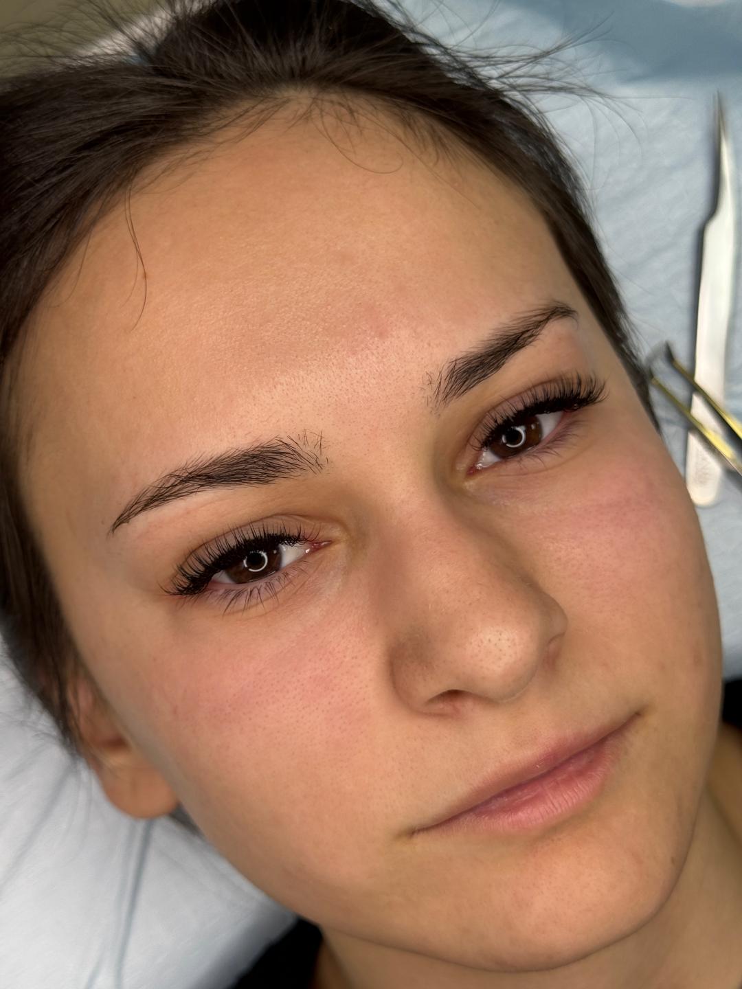 Nadogradnja svilenih trepavica - 1 na 1 - Esthetics Milica, Mionica Nadogradnja trepavica Lice Nadogradnja trepavica, Mionica, Centar