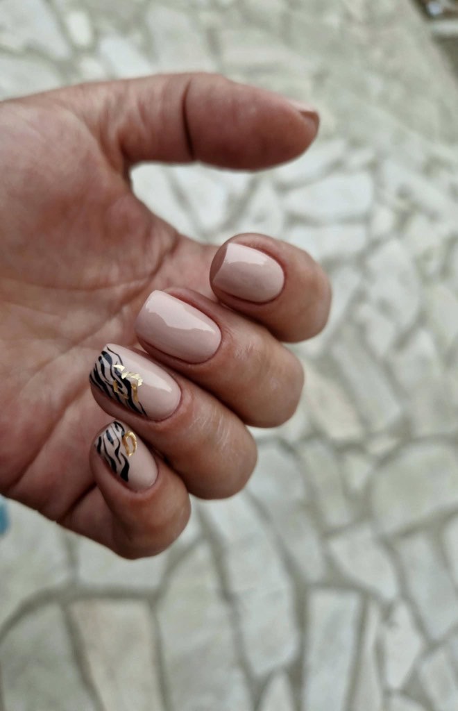 GlamurAna #beograd Gel lak Gel lak / rubber baza - ruke