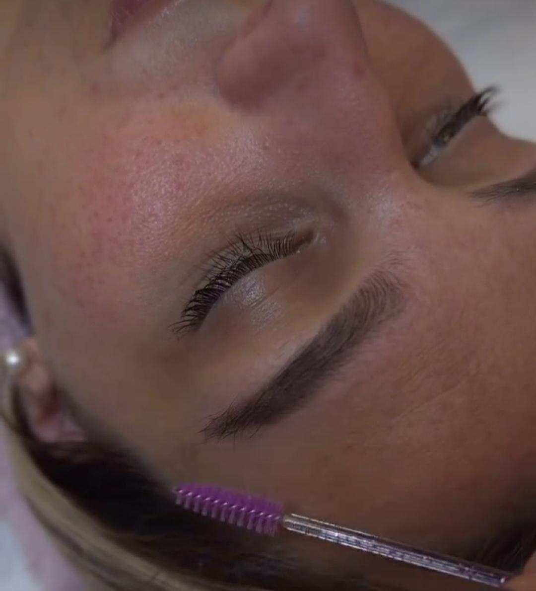 Puder obrve - Astradas 2, Beograd Obrve Lice Obrve, Beograd, Novi Beograd blokovi, Belville, Savski kej