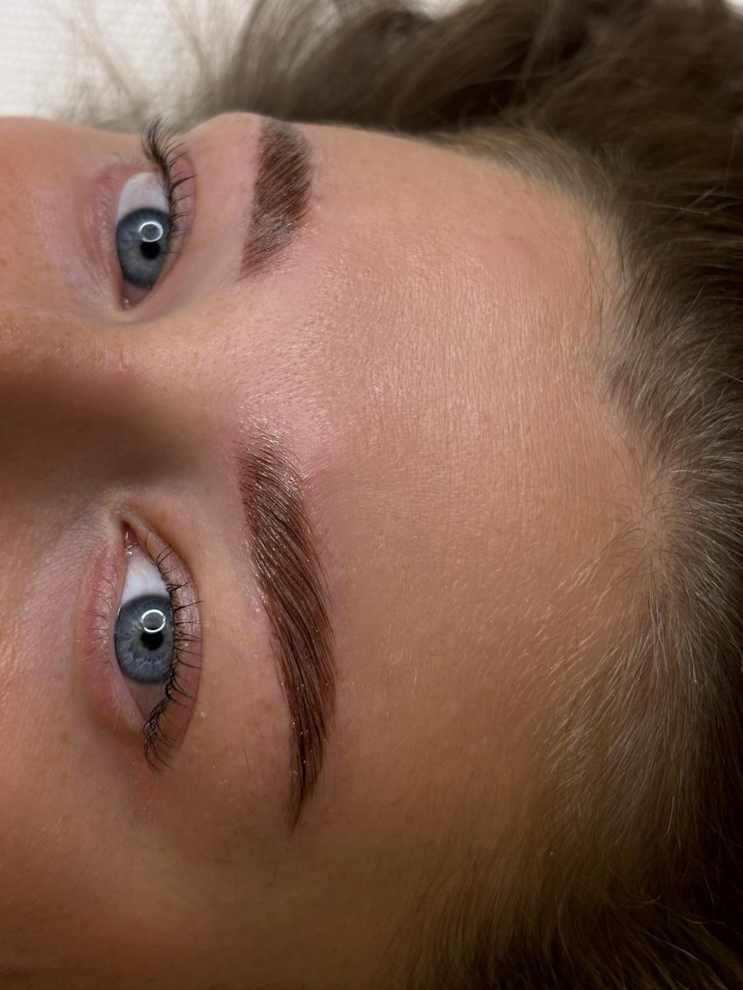 Lash + brow lift - Aura Beauty, Beograd Obrve Lice Obrve, Beograd, Vračar, Čubura, Crveni krst
