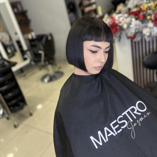 Maestro Jasmin #beograd Šišanje Šišanje feniranje - kosa srednje dužine (do ramena)