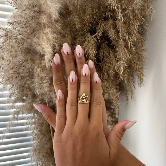 Sneža Nails #beograd Izlivanje noktiju Korekcija noktiju salonski rad - M dužina
