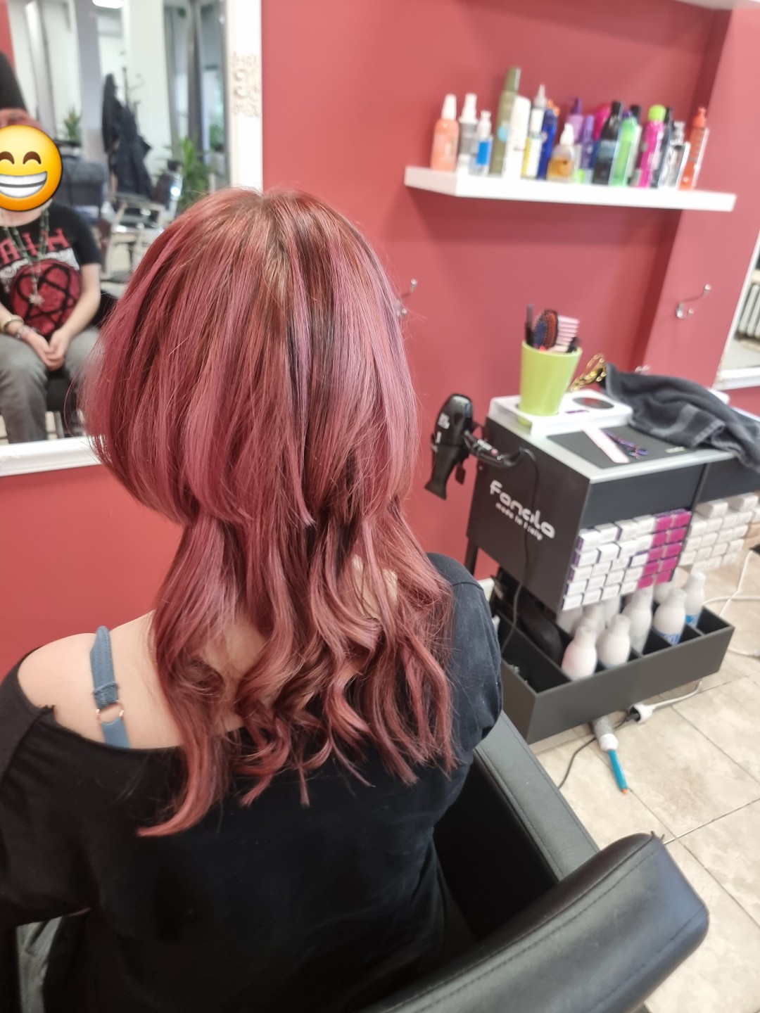 Curlycut - Candir, Novi Sad Pranje kose Frizerski saloni Pranje kose, Novi Sad, Sajmište, Detelinara, Banatić