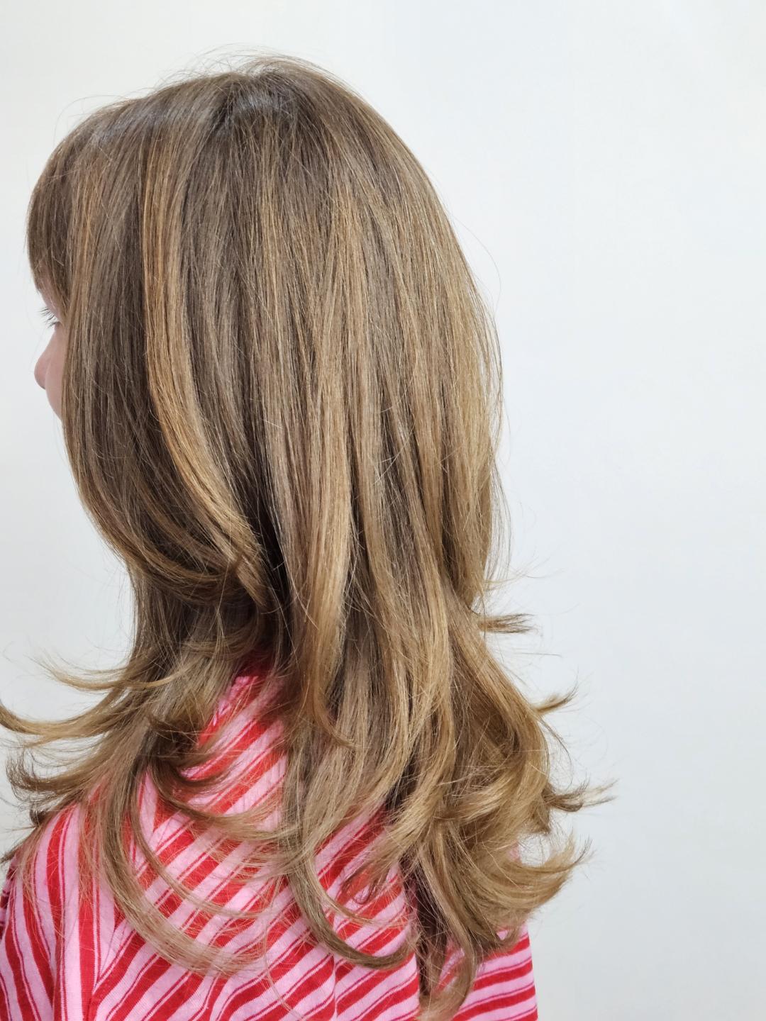 Amanović #beograd Žensko šišanje Žensko šišanje - sve dužine kose, feniranje uključeno