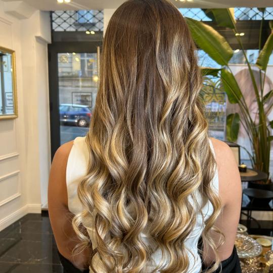 Esthetique Privé #beograd Ombre, sombre, balayage Balayage + Preliv +Feniranje + Šišanje +Black C