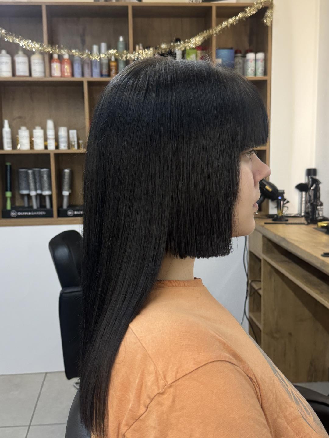 Žensko šišanje + feniranje - kosa srednje dužine - Studio Eleven Ladies&Gentlemen, Beograd Žensko šišanje Frizerski saloni Žensko šišanje, Beograd, Zvezdara