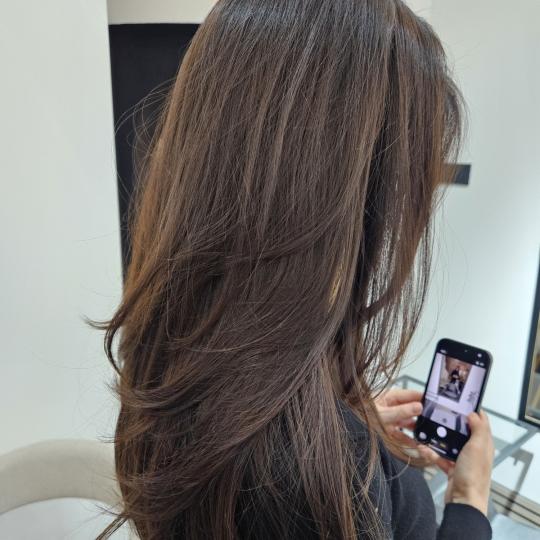 Amanović #beograd Žensko šišanje Žensko šišanje - sve dužine kose, feniranje uključeno