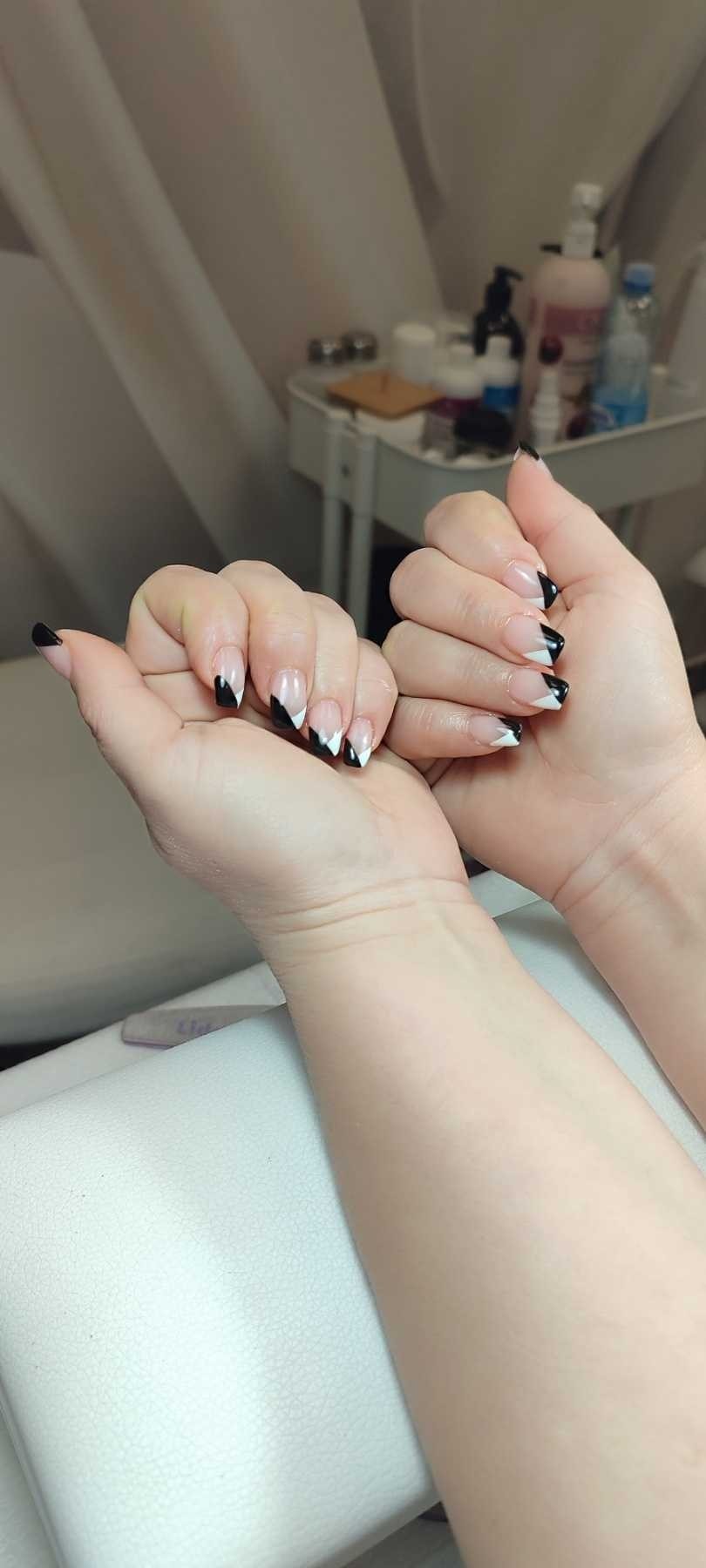 Monstera beauty salon #beograd Korekcija noktiju Korekcija izlivanja noktiju gelom