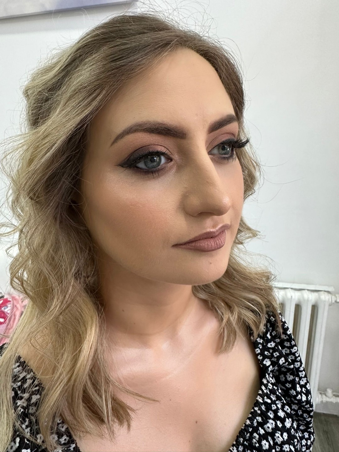 Lovely Style #beograd Make-up / šminkanje Profesionalno šminkanje + feniranje na ravno / lokne