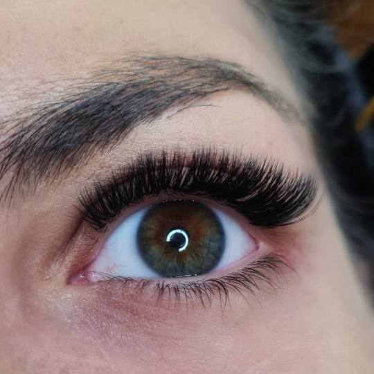 Right Beauty #beograd Nadogradnja trepavica Nadogradnja trepavica - ruski volumen 5D - 8D
