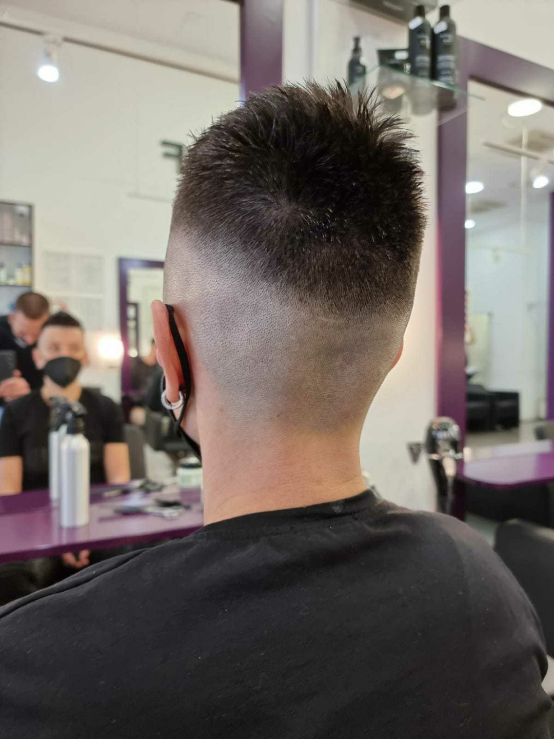 Muško šišanje mašinicom + makazama - Alfaparf Studio Ada Mall, Beograd Muško šišanje Muški frizeri Muško šišanje, Beograd, Banovo brdo