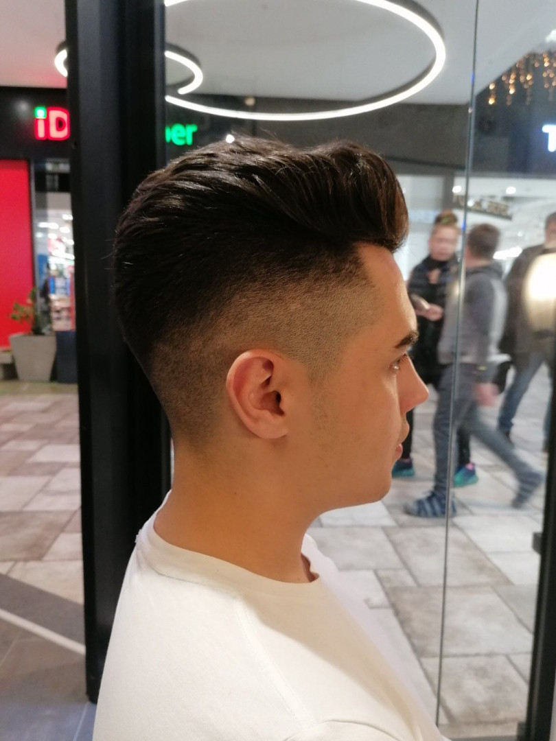 Muško šišanje mašinicom + makazama - Alfaparf Studio Ada Mall, Beograd Muško šišanje Muški frizeri Muško šišanje, Beograd, Banovo brdo